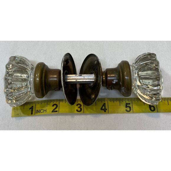 Vintage 12 Point Clear Crystal Glass Knobs - Picture 9 of 12